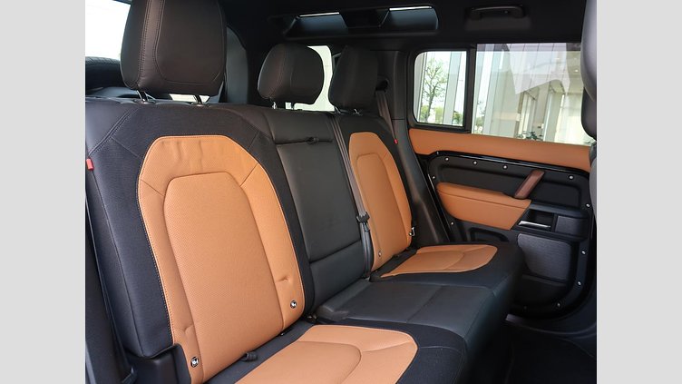 2023 認定中古車 Land Rover Defender 110 サントリーニブラック D300 AWD（AT） X-DYNAMIC HSE