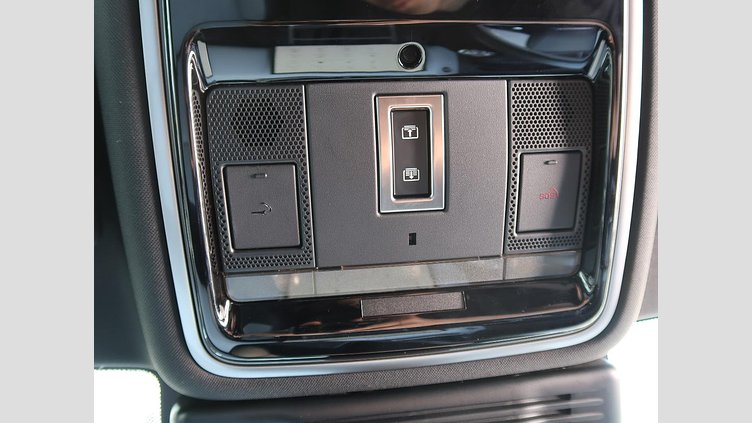 2023 認定中古車 Land Rover Range Rover Velar オストゥーニパールホワイト D200マイルドハイブリッド（ディーゼル） Standard Wheelbase Dynamic SE