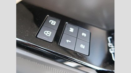 Range Rover Velar 50