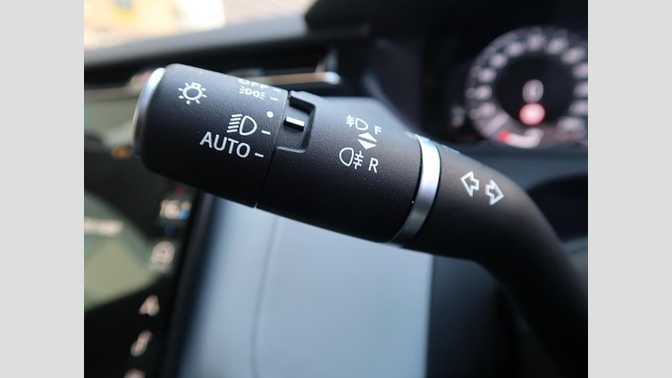 2023 認定中古車 Land Rover Range Rover Velar オストゥーニパールホワイト D200マイルドハイブリッド（ディーゼル） Standard Wheelbase Dynamic SE