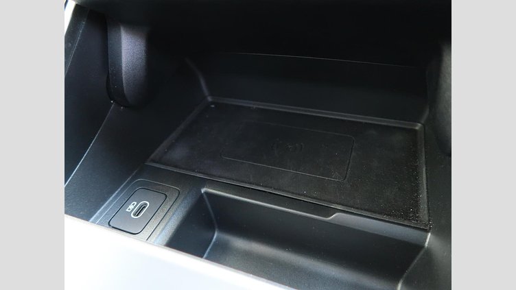 2023 認定中古車 Land Rover Range Rover Velar オストゥーニパールホワイト D200マイルドハイブリッド（ディーゼル） Standard Wheelbase Dynamic SE