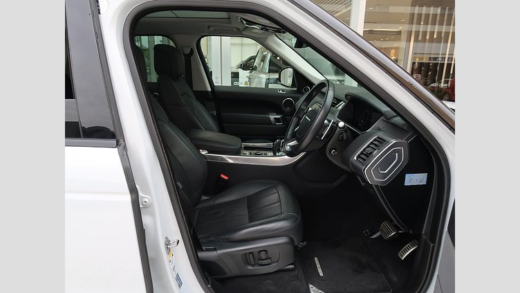 2020 認定中古車 Land Rover Range Rover Sport ユーロンホワイト INGENIUM 3.0L 6気筒ディーゼル MHEV 300PS HSE DYNAMIC