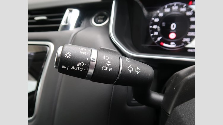 2020 認定中古車 Land Rover Range Rover Sport ユーロンホワイト INGENIUM 3.0L 6気筒ディーゼル MHEV 300PS HSE DYNAMIC