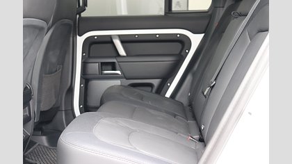 Defender 110 4