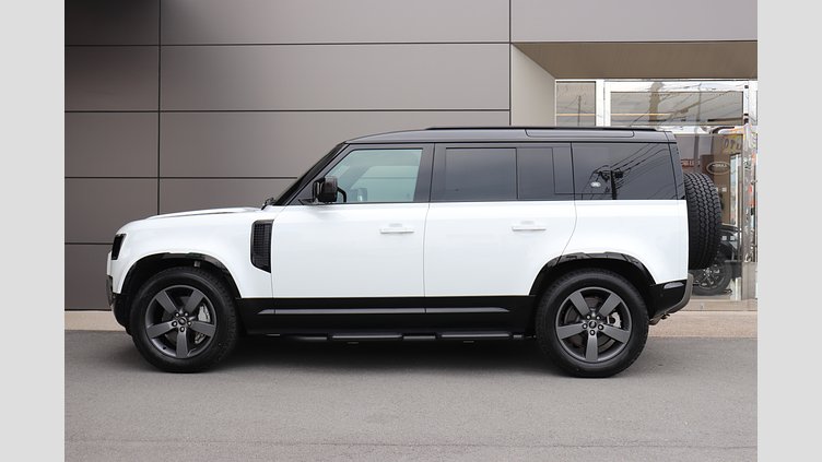 2023 認定中古車 Land Rover Defender 110 フジホワイト D300 AWD（AT） X-DYNAMIC HSE