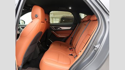 F-Pace 18
