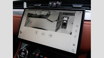 F-Pace 27