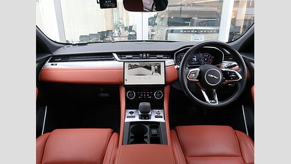 F-Pace 14