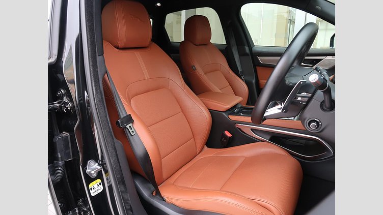 2021 認定中古車 Jaguar F-Pace サントリーニブラック P250 AWD（オートマチック） R-DYNAMIC SE