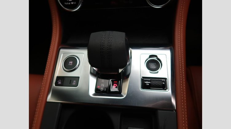 2021 認定中古車 Jaguar F-Pace サントリーニブラック P250 AWD（オートマチック） R-DYNAMIC SE