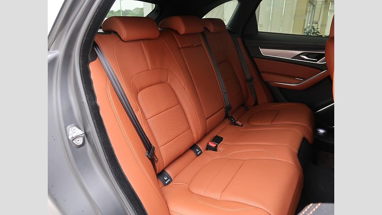 2021 認定中古車 Jaguar F-Pace サントリーニブラック P250 AWD（オートマチック） R-DYNAMIC SE