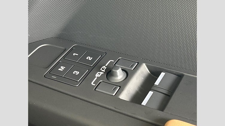 2025 認定中古車 Land Rover Defender 90 サントリーニブラック D350 ディーゼルマイルドハイブリッド X-Dynamic HSE