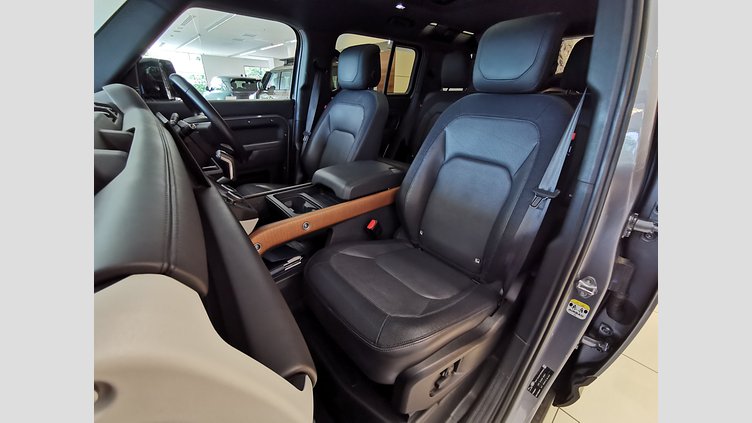 2022 認定中古車 Land Rover Defender 110 アイガーグレイ D300 AWD（AT） X-DYNAMIC HSE
