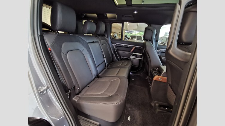 2022 認定中古車 Land Rover Defender 110 アイガーグレイ D300 AWD（AT） X-DYNAMIC HSE