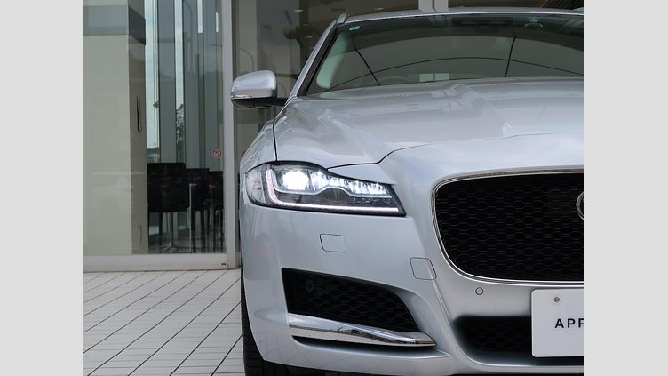 2017 認定中古車 Jaguar XF Indus Silver ガソリン　P250 スポーツブレイク プレステージ