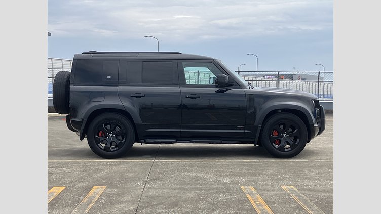 2023 認定中古車 Land Rover Defender 110 サントリーニブラック D300 AWD（AT） X