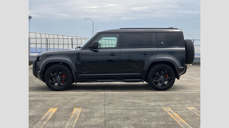 2023 認定中古車 Land Rover Defender 110 サントリーニブラック D300 AWD（AT） X