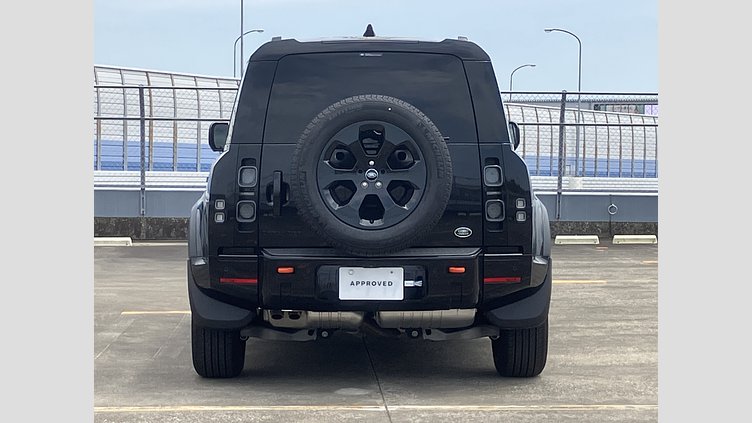 2023 認定中古車 Land Rover Defender 110 サントリーニブラック D300 AWD（AT） X