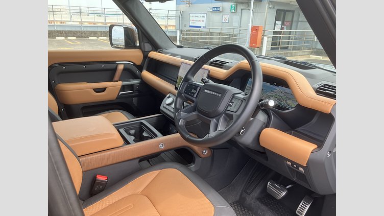 2023 認定中古車 Land Rover Defender 110 サントリーニブラック D300 AWD（AT） X