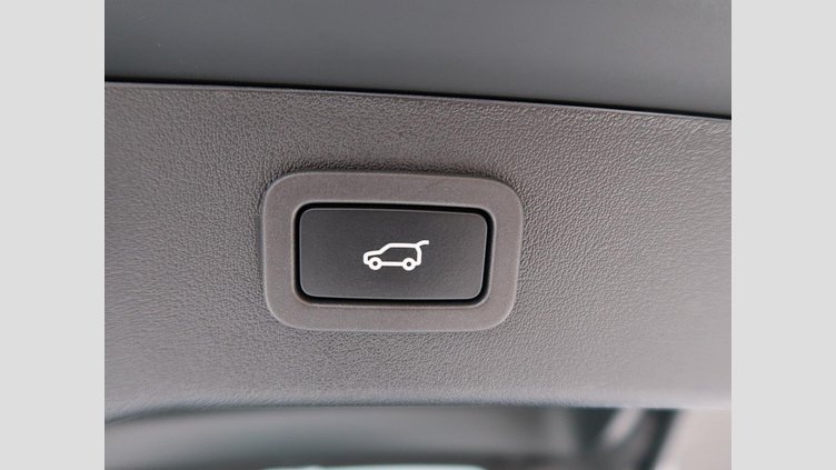 2017 認定中古車 Jaguar XF Indus Silver ガソリン　P250 スポーツブレイク プレステージ