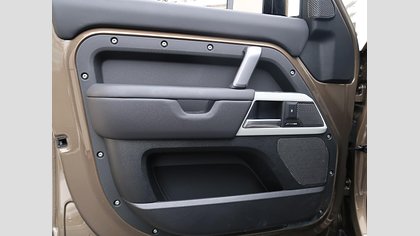 Defender 110 18