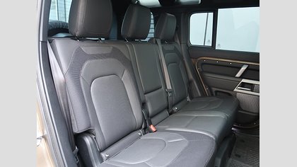 Defender 110 12