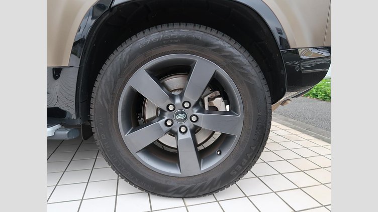 2023 認定中古車 Land Rover Defender 110 ゴンドワナストーン D300 AWD（AT） X-DYNAMIC HSE