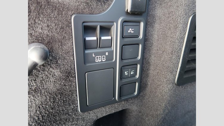 2024 認定中古車 Land Rover Discovery サントリーニブラック D350マイルドハイブリッド（ディーゼル） Dynamic HSE