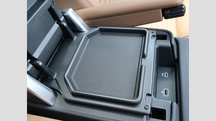 2024 認定中古車 Land Rover Discovery サントリーニブラック D350マイルドハイブリッド（ディーゼル） Dynamic HSE