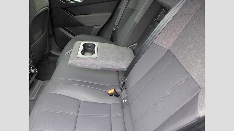 2023 認定中古車 Land Rover Range Rover Velar ヴァレジネブルー P400eプラグインハイブリッド（ガソリン） Standard Wheelbase Dynamic HSE