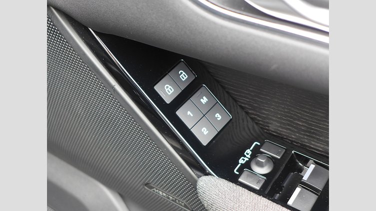 2023 認定中古車 Land Rover Range Rover Velar ヴァレジネブルー P400eプラグインハイブリッド（ガソリン） Standard Wheelbase Dynamic HSE