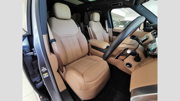 2024 認定中古車 Land Rover Range Rover アイガーグレイ P530 AWD（AT） スタンダードホイールベース HSE