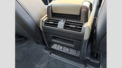 Defender 110 19