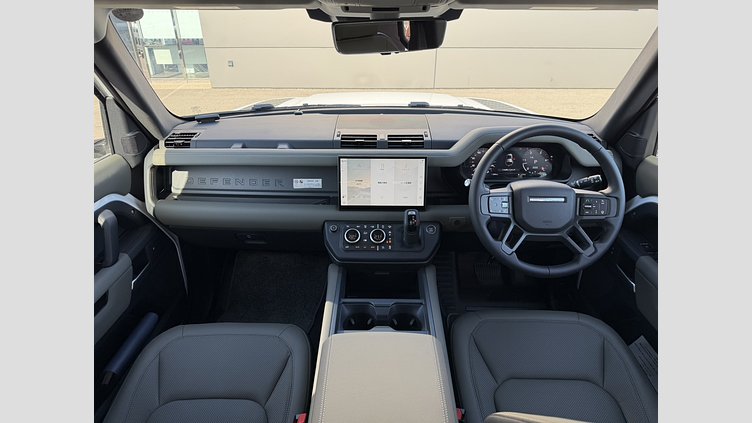 2024 認定中古車 Land Rover Defender 110 フジホワイト D350 ディーゼルマイルドハイブリッド S