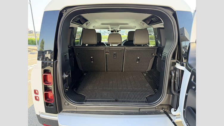 2024 認定中古車 Land Rover Defender 110 フジホワイト D350 ディーゼルマイルドハイブリッド S