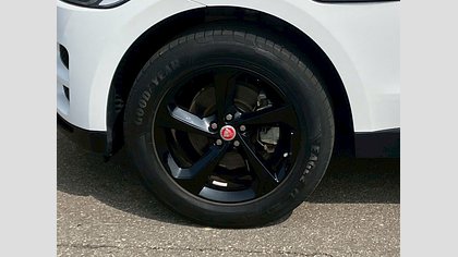 F-Pace 25