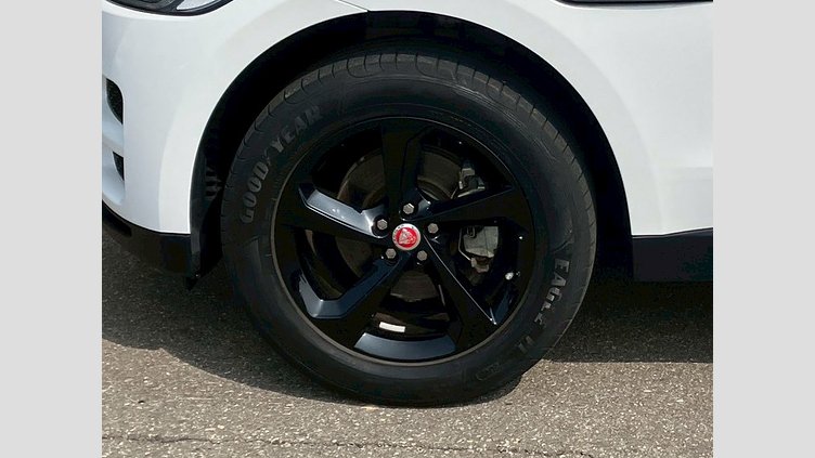 2019 認定中古車 Jaguar F-Pace Fuji White 2.0 litre i4D Diesel Prestige