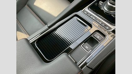 F-Pace 19