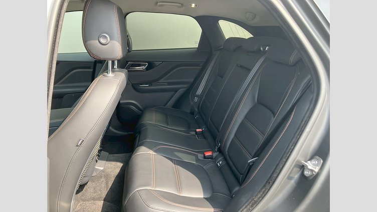 2019 認定中古車 Jaguar F-Pace Fuji White 2.0 litre i4D Diesel Prestige