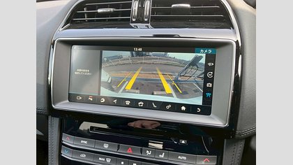 F-Pace 17