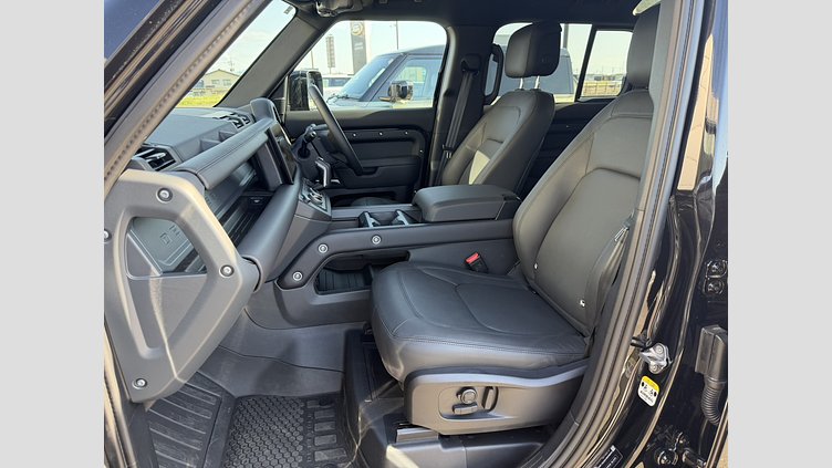 2025 認定中古車 Land Rover Defender 110 サントリーニブラック D350 ディーゼルマイルドハイブリッド X-Dynamic HSE
