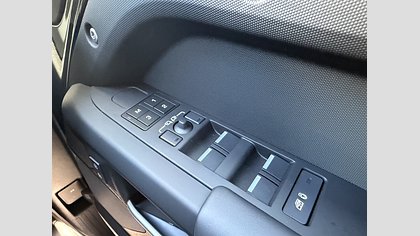 Defender 110 23