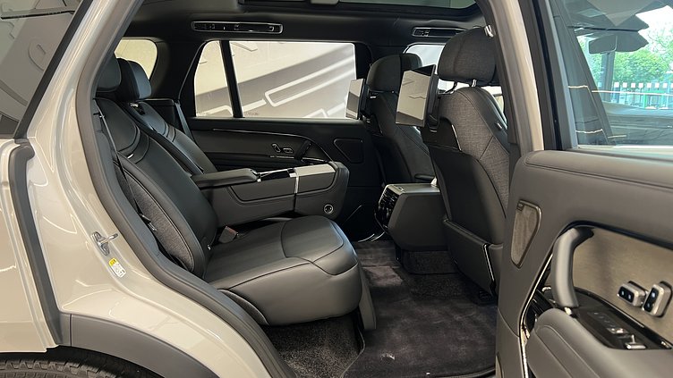 2025 新車 Land Rover Range Rover (1CN) Borasco Grey 布拉斯卡灰 P615 汽油 (輕油電混合) 長軸距 SV