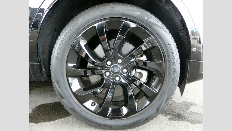 2024 認定中古車 Land Rover Discovery Sport サントリーニブラック プラグインハイブリッド（ガソリン） 標準ホイール Dynamic HSE