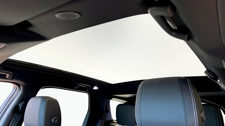 2024 Begagnad Land Rover Discovery Sport Eiger Grey Bensin Laddhybrid Standard Wheelbase Dynamic SE