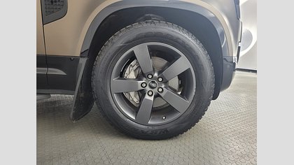 Defender 110 8