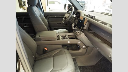 Defender 130 10