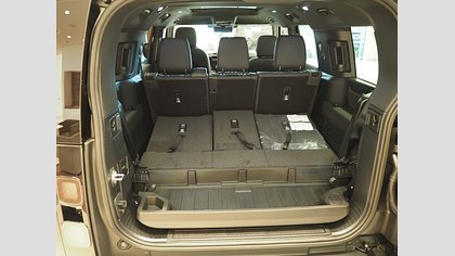 Defender 130 4