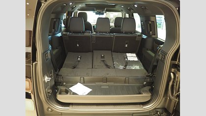 Defender 130 5