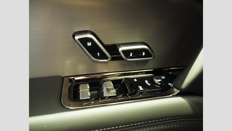 2025 Ny Land Rover Range Rover Sport Santorini Black P460e Bensin Plug-in Hybrid Kort hjulbas (SWB) Dynamic SE